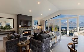 Queenstown House Bed & Breakfast And Apartments